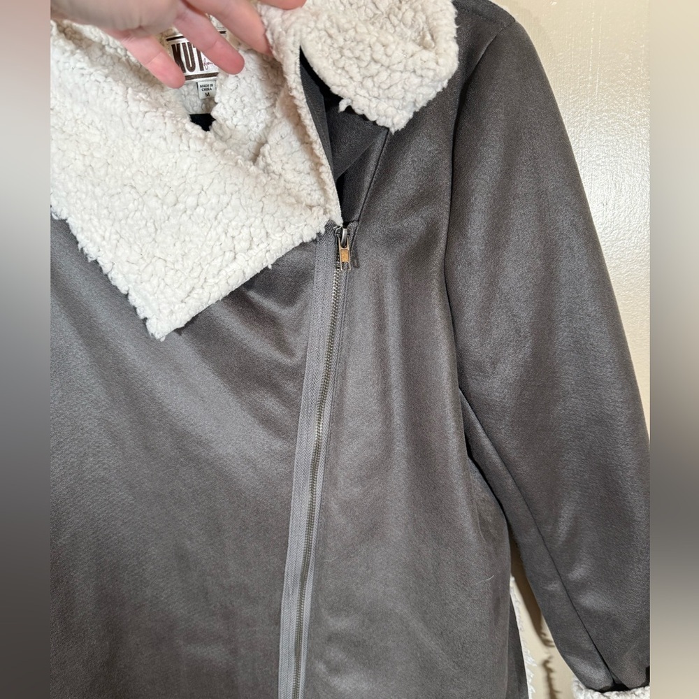 Kut From the Kloth faux suede 100% Sherpa lined jacket size Medium - Picture 3 of 8